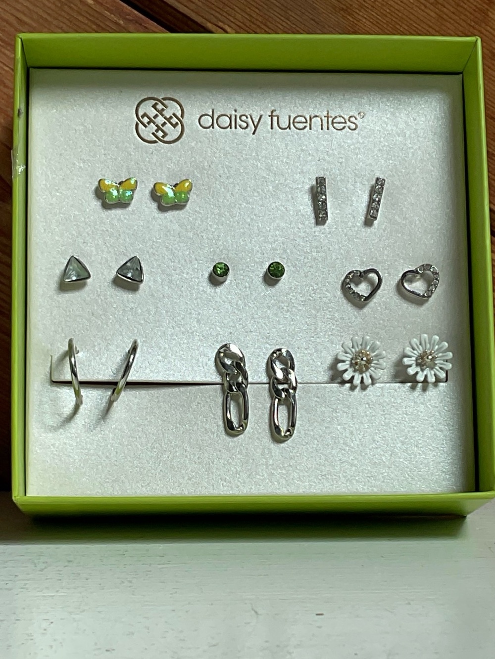 Daisy Fuentes 8-Pair Earring
Gift Set